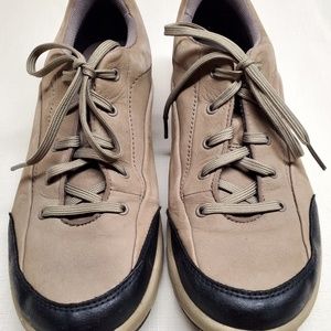 Clarks Collection Soft Cushion Womens Tan Suede/Black Trim Lace-Up Shoes-Size 10